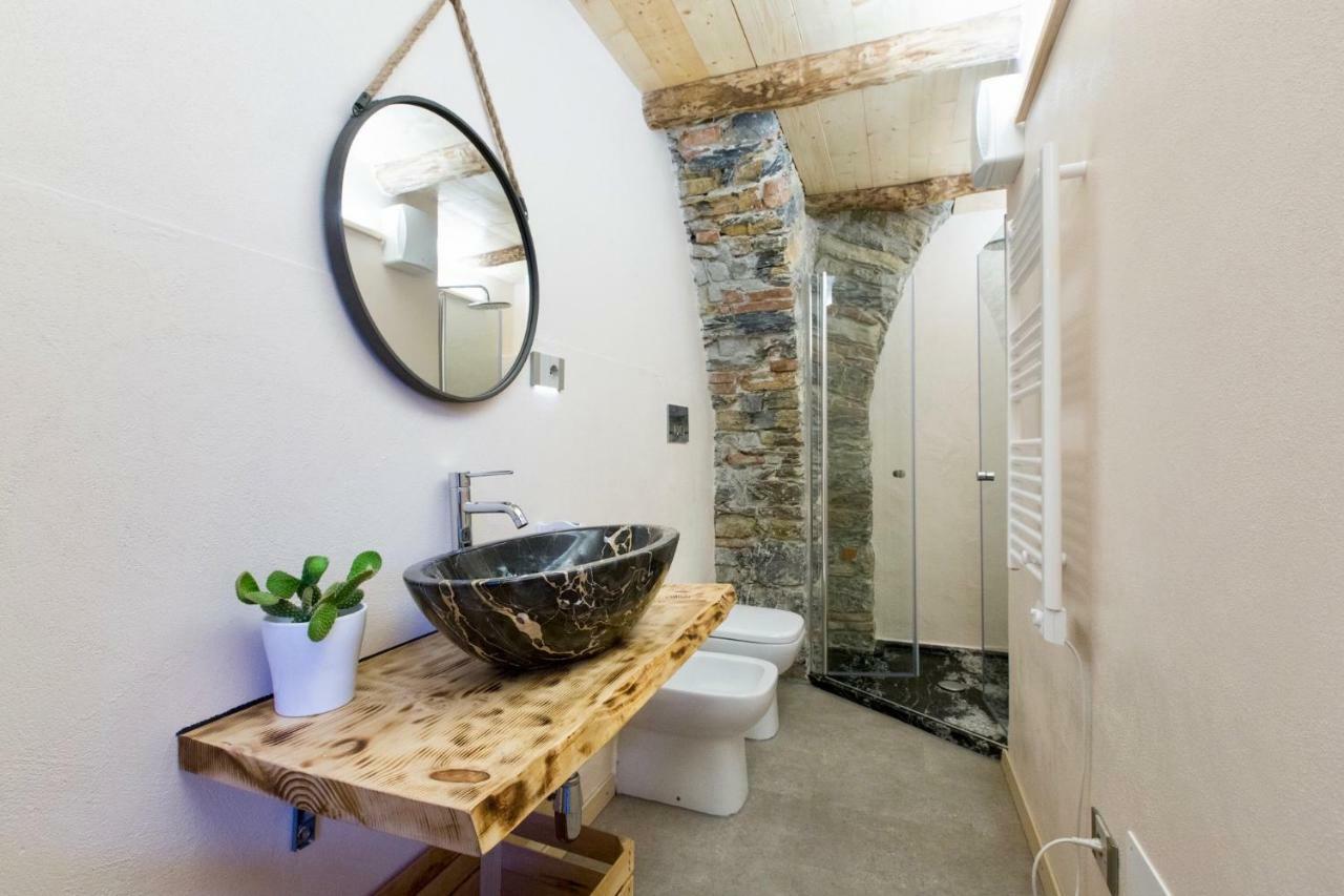 Rock & Wood - Apartment & Room La Spezia Luaran gambar